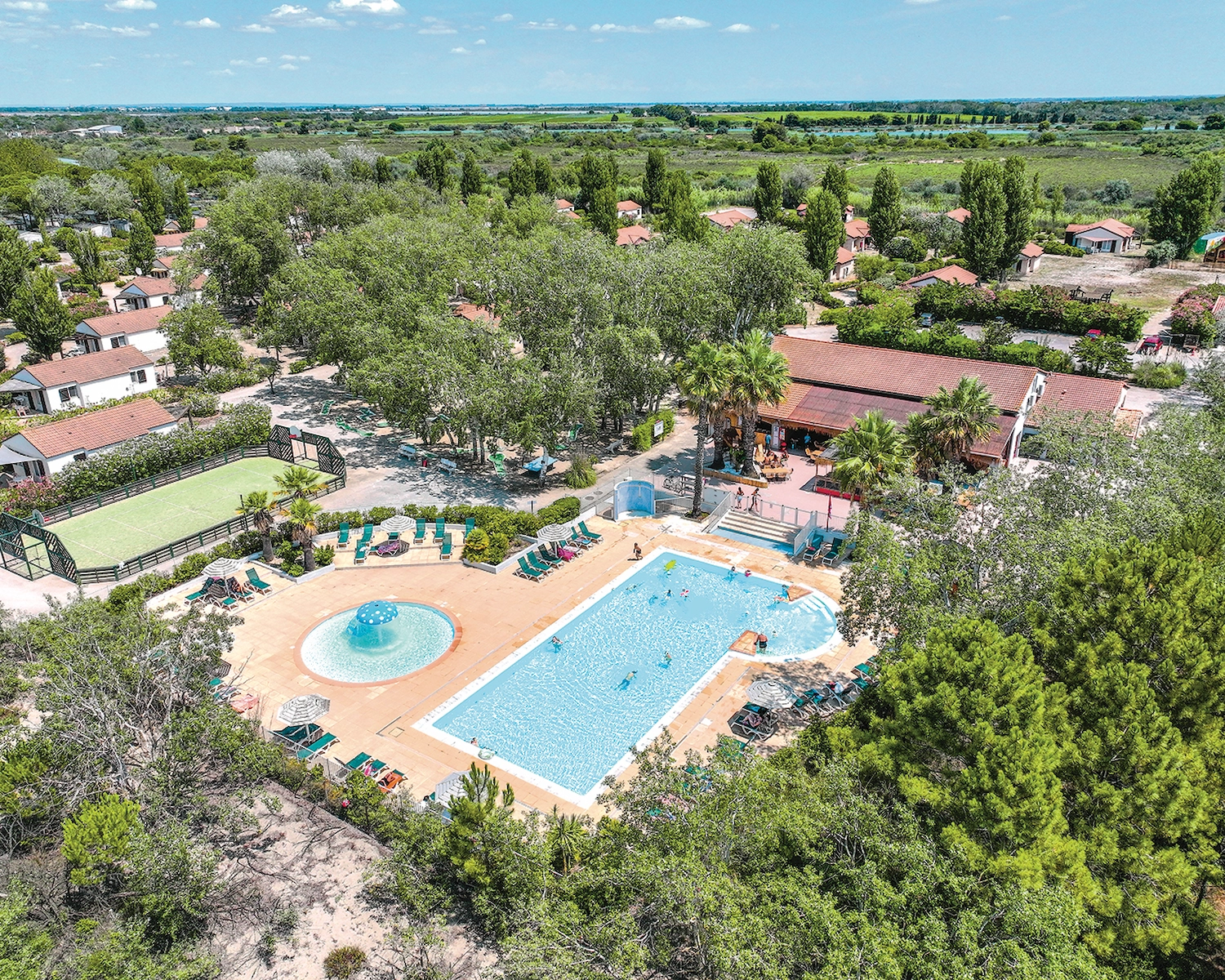 village vacances Grau du Roi piscine hébergement famille